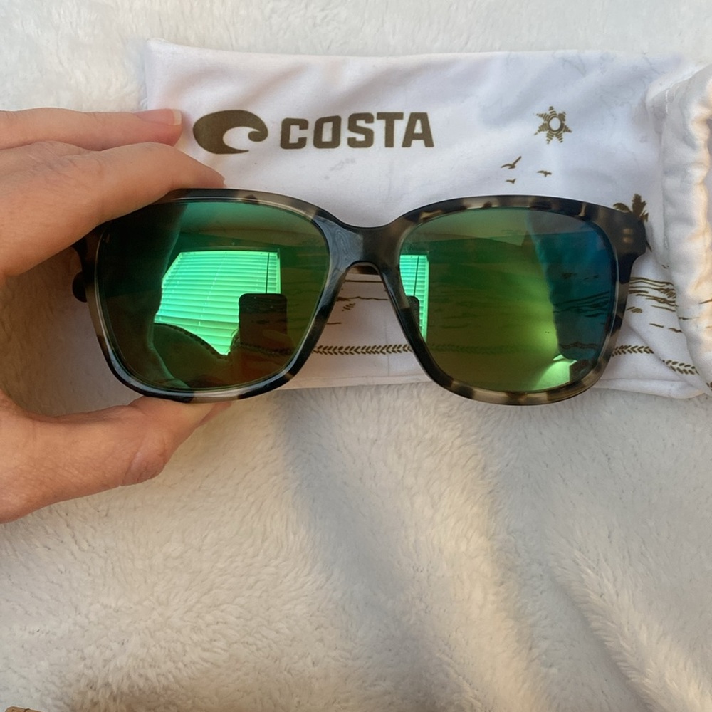 Ladies Costa May sunglasses. Green, glass lenses.
